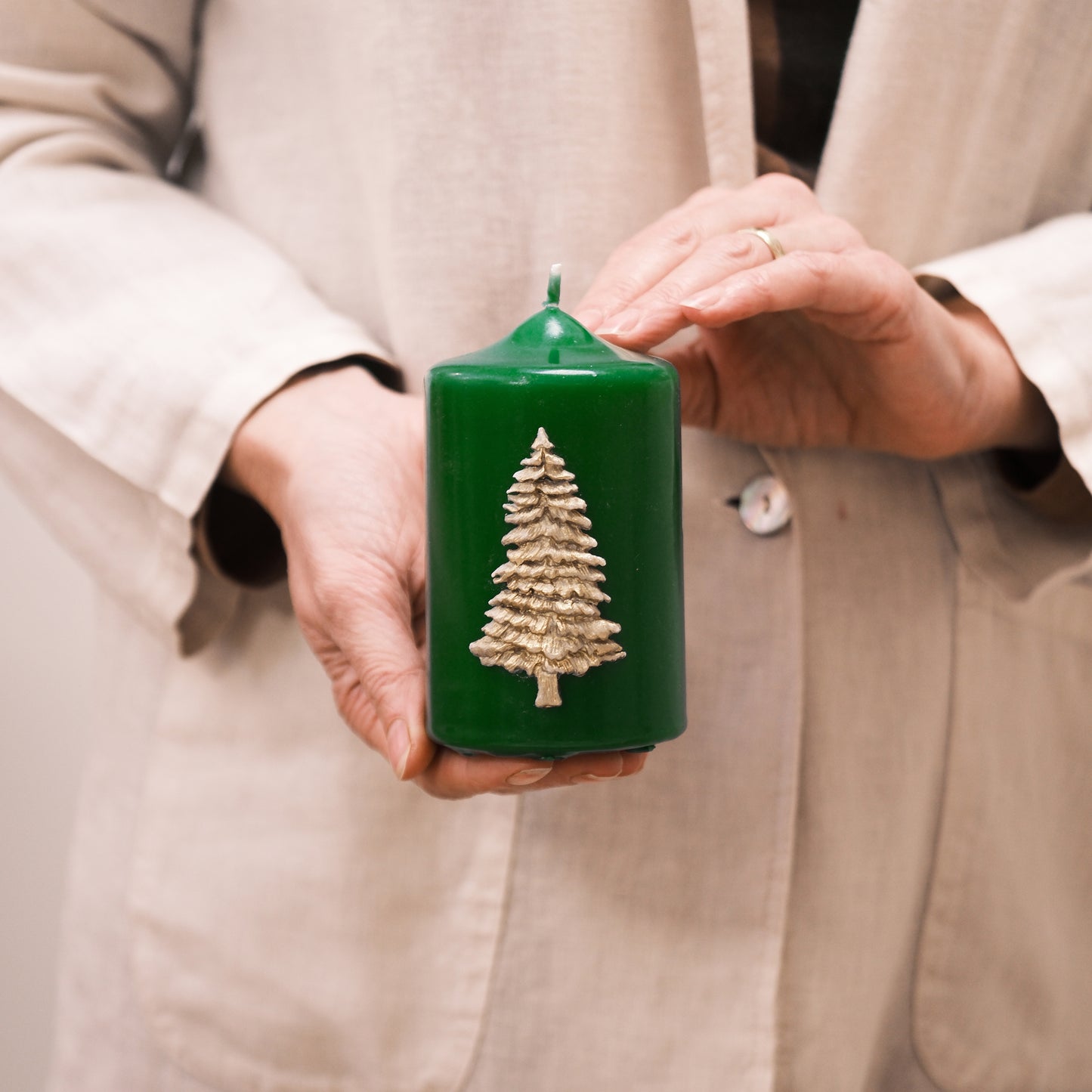 Weihnachtskerze mit Tanne