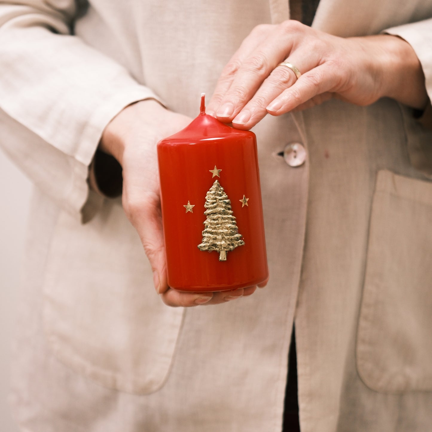Weihnachtskerze mit Tanne
