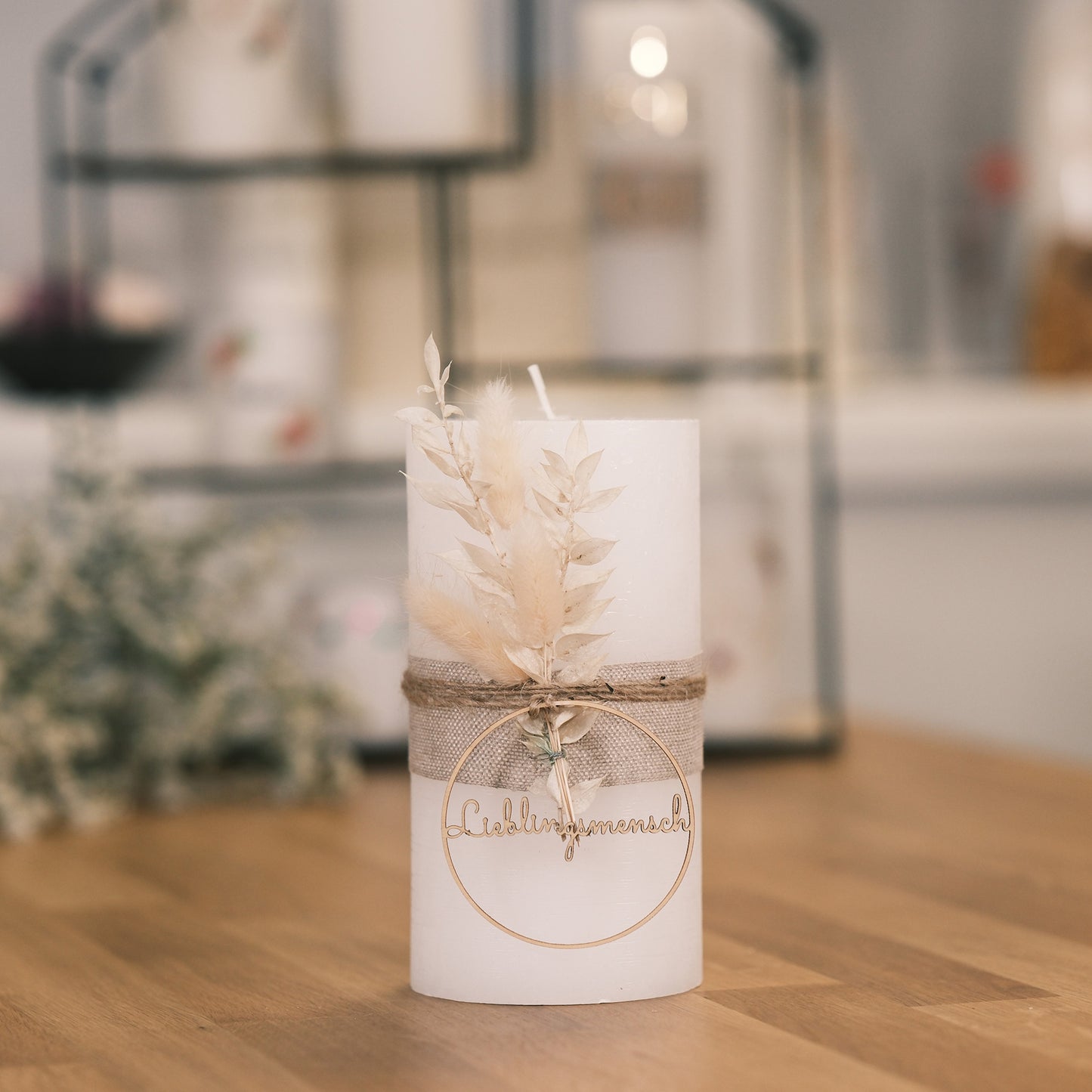 Lieblingsmensch mit Holzanhänger und Trockenblumen