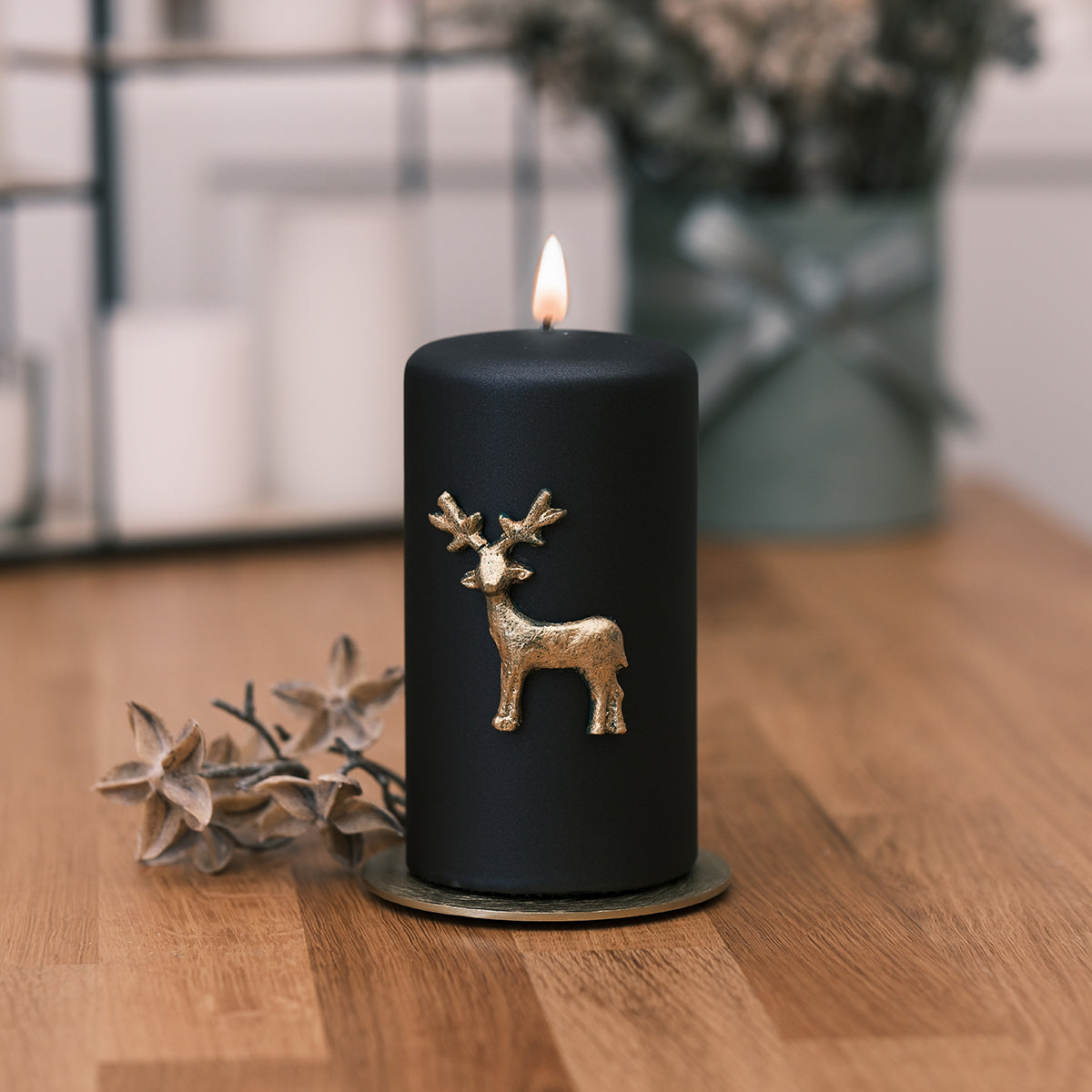 Winterkerze mit goldenem Rentier - Rosis Kerzen 150/80mm
