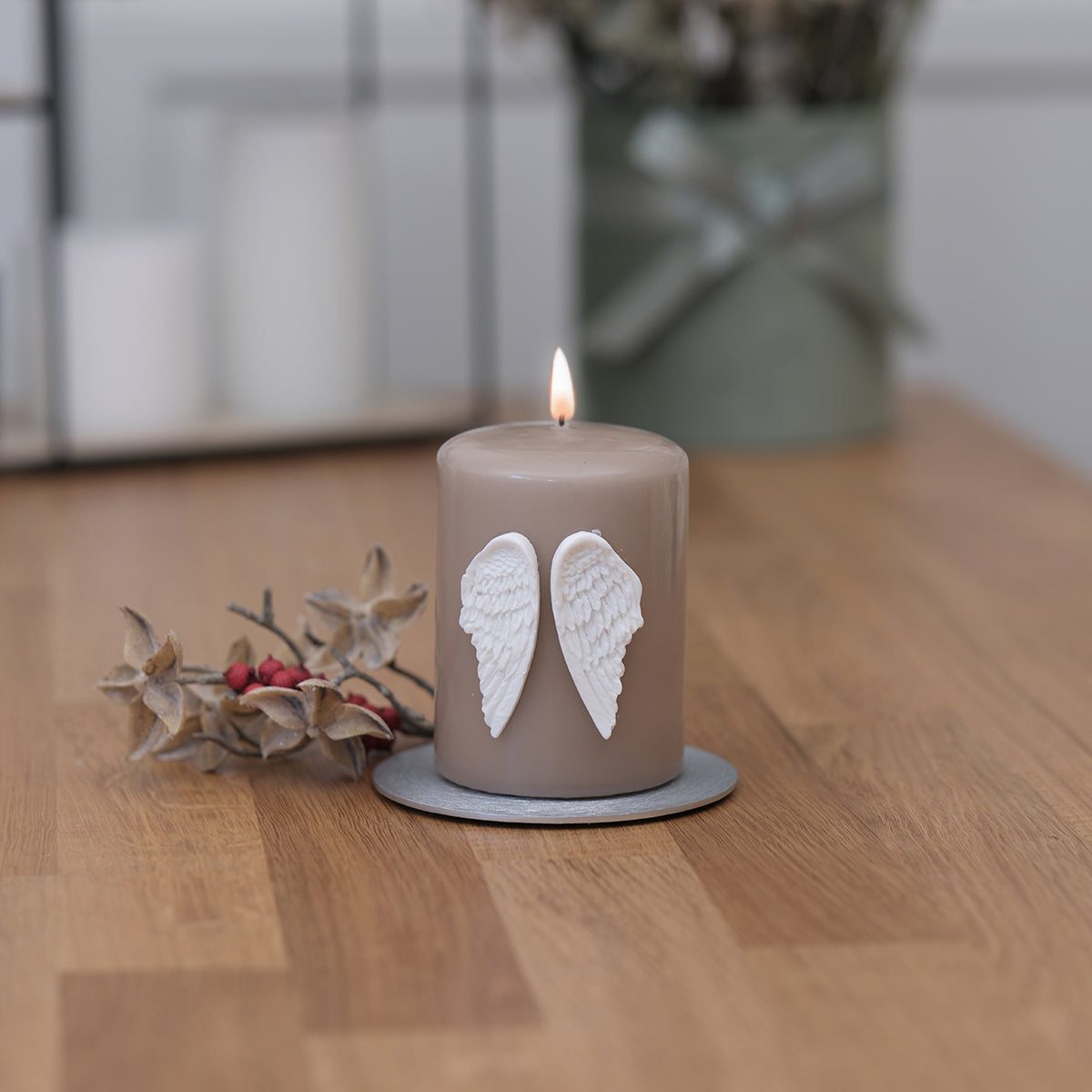 Kerze mit Engelflügerl - Rosis Kerzen braun (100/70mm)