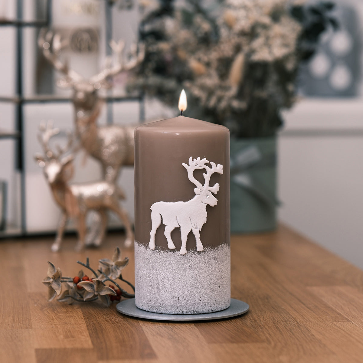 Weihnachtskerze, Hirsch im Schnee