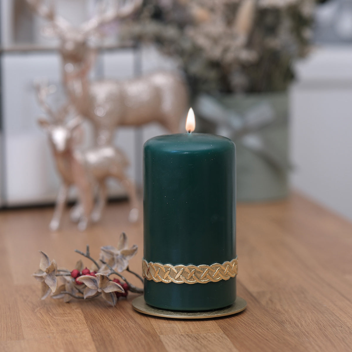 Kerze mit Goldverzierung - Rosis Kerzen grün (150/80mm)