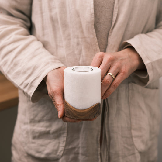 Stumpenkerze mit Holz & Docht oder Teelichteinsatz 10x8cm - Rosis Kerzen