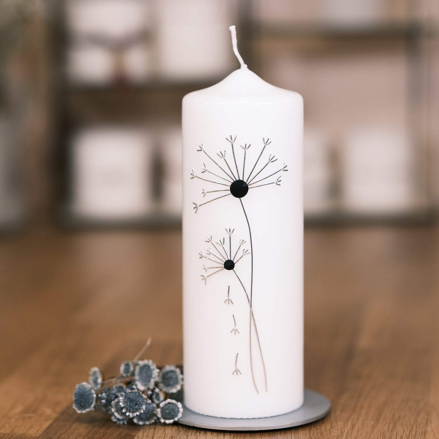 Trauerkerze mit Pusteblume - Rosis Kerzen silber